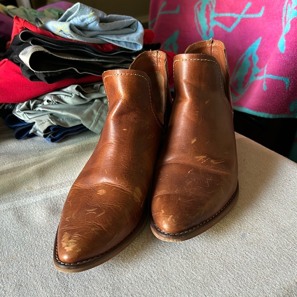 In great shape. Have been treated with leather products before.